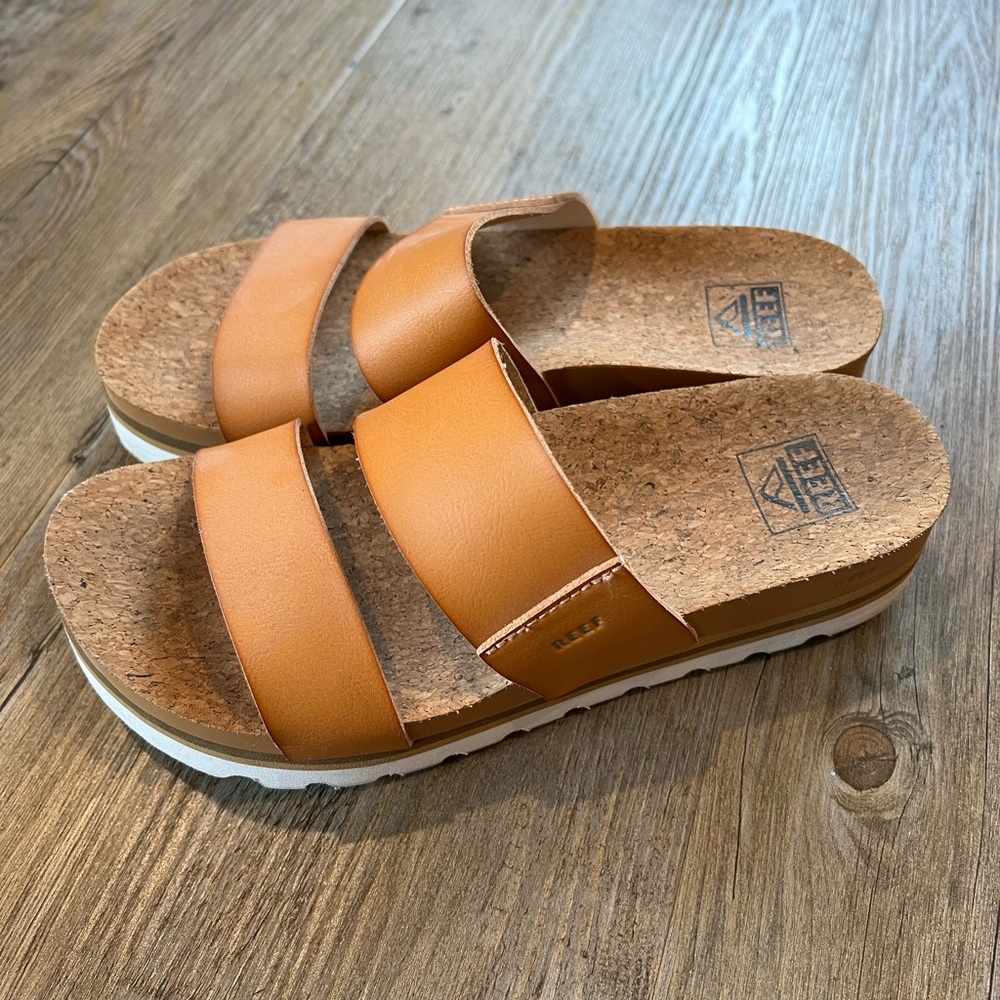 Reef Cushion Vista Hi Platform Sandals Size 7
